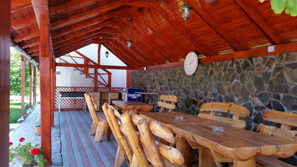 Casa Agnes Vendeghaz Hotel Fantanele  Buitenkant foto