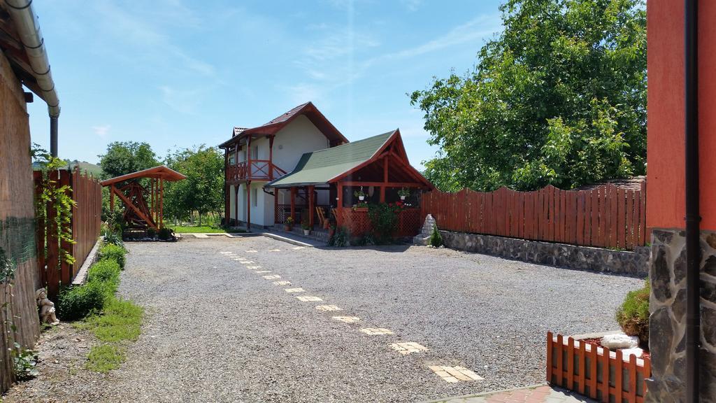 Casa Agnes Vendeghaz Hotel Fantanele  Buitenkant foto
